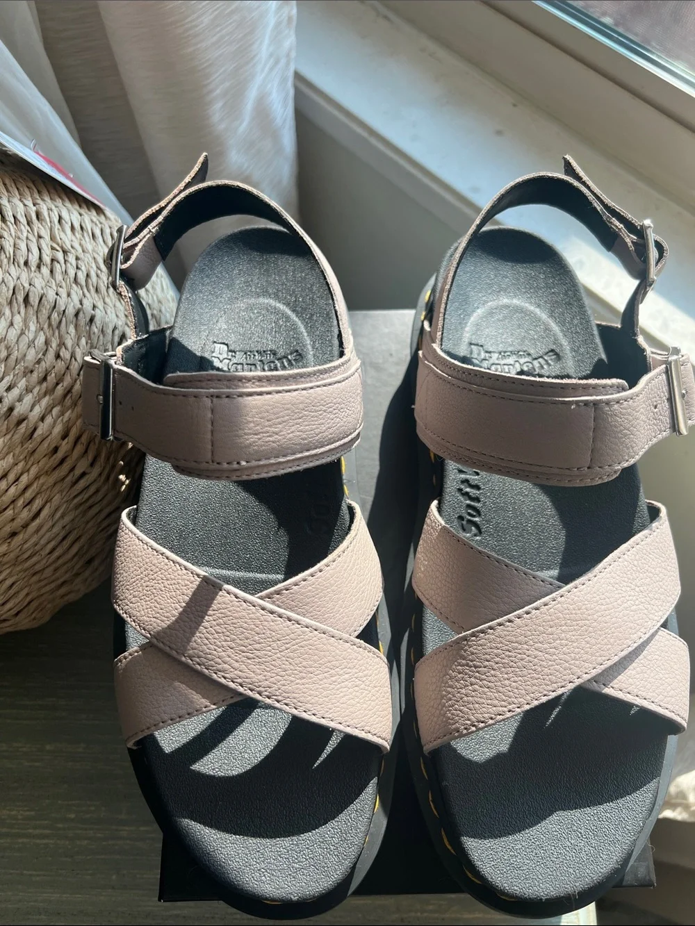 NWOT Dr. Martens Voss 11 Platform Beige Strap Sandals Women’s Size 11